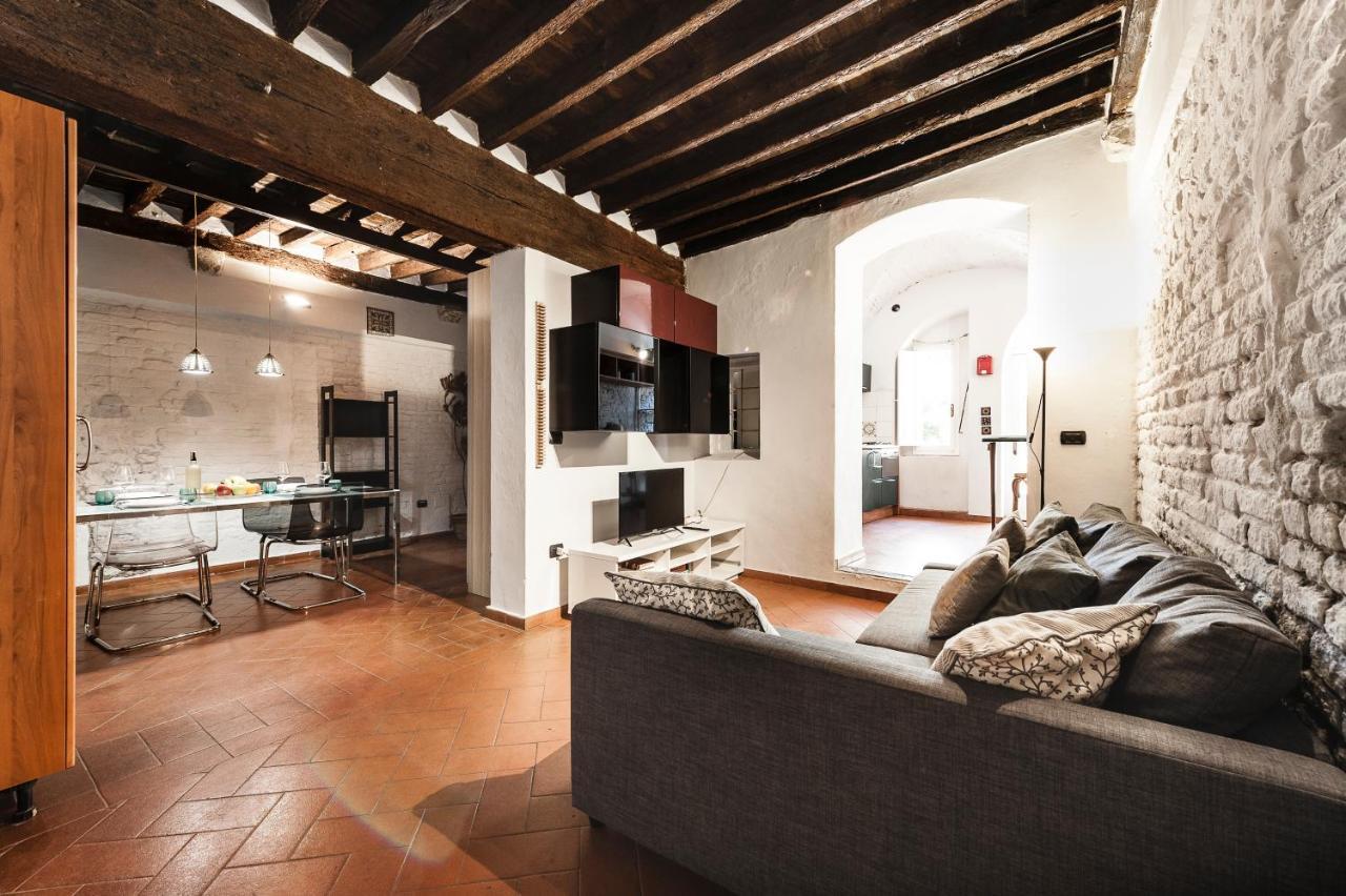 Hostly - Garden House Near The Tower - Historical House With Private Garden Appartement Pisa Buitenkant foto