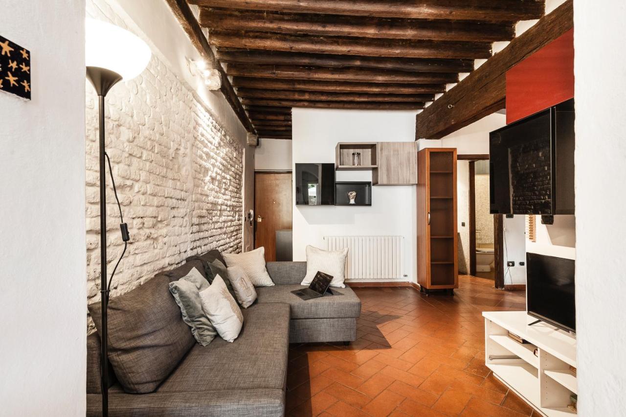 Hostly - Garden House Near The Tower - Historical House With Private Garden Appartement Pisa Buitenkant foto